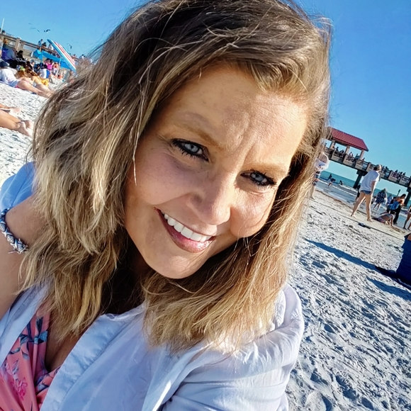 Meet your Posher, Erin - Picture 4 of 4